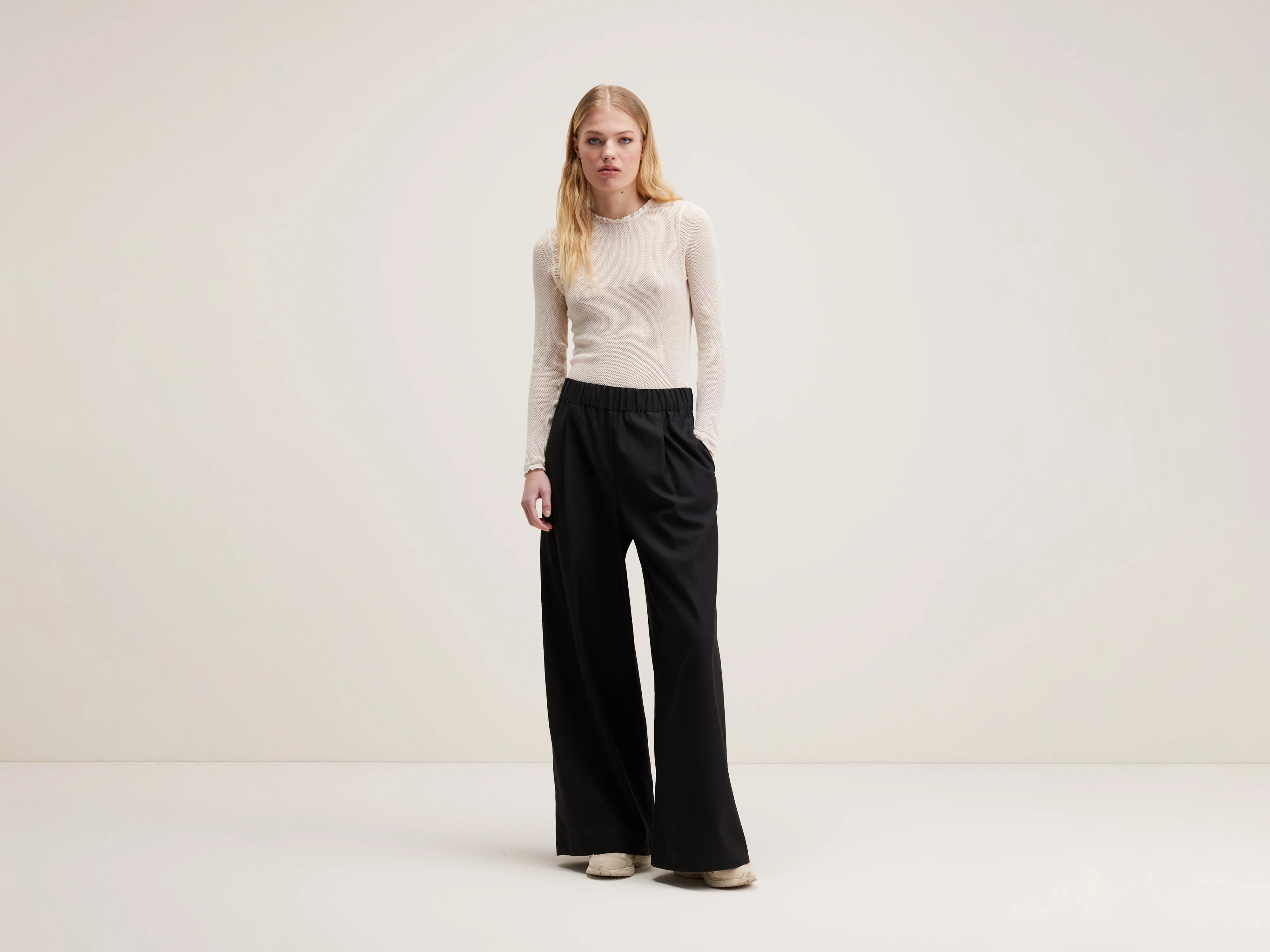 Vezza straight wide trousers (242 / W / BLACK BEAUTY)