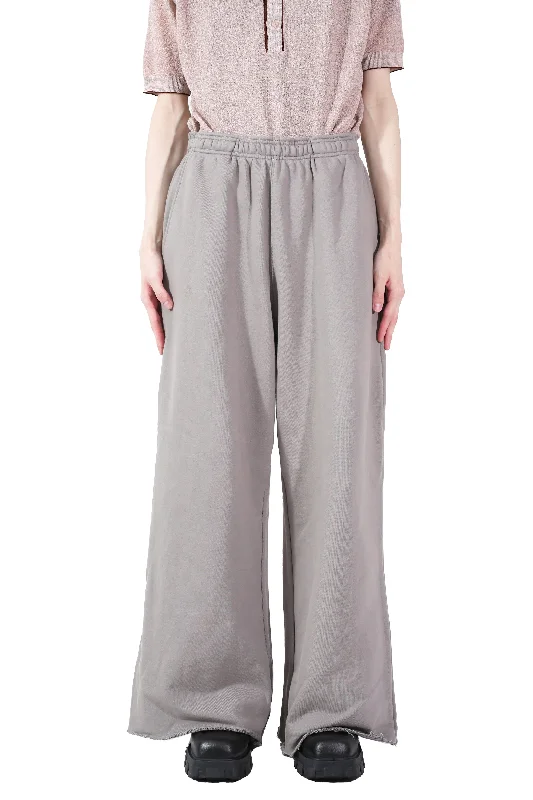 BAGGY SWEATPANTS