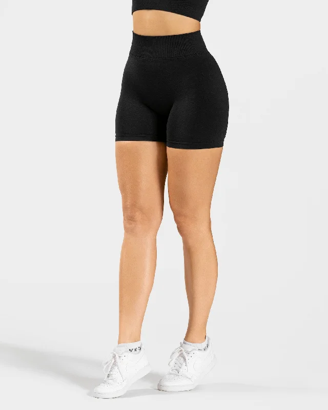 Statement Scrunch Short "Schwarz"