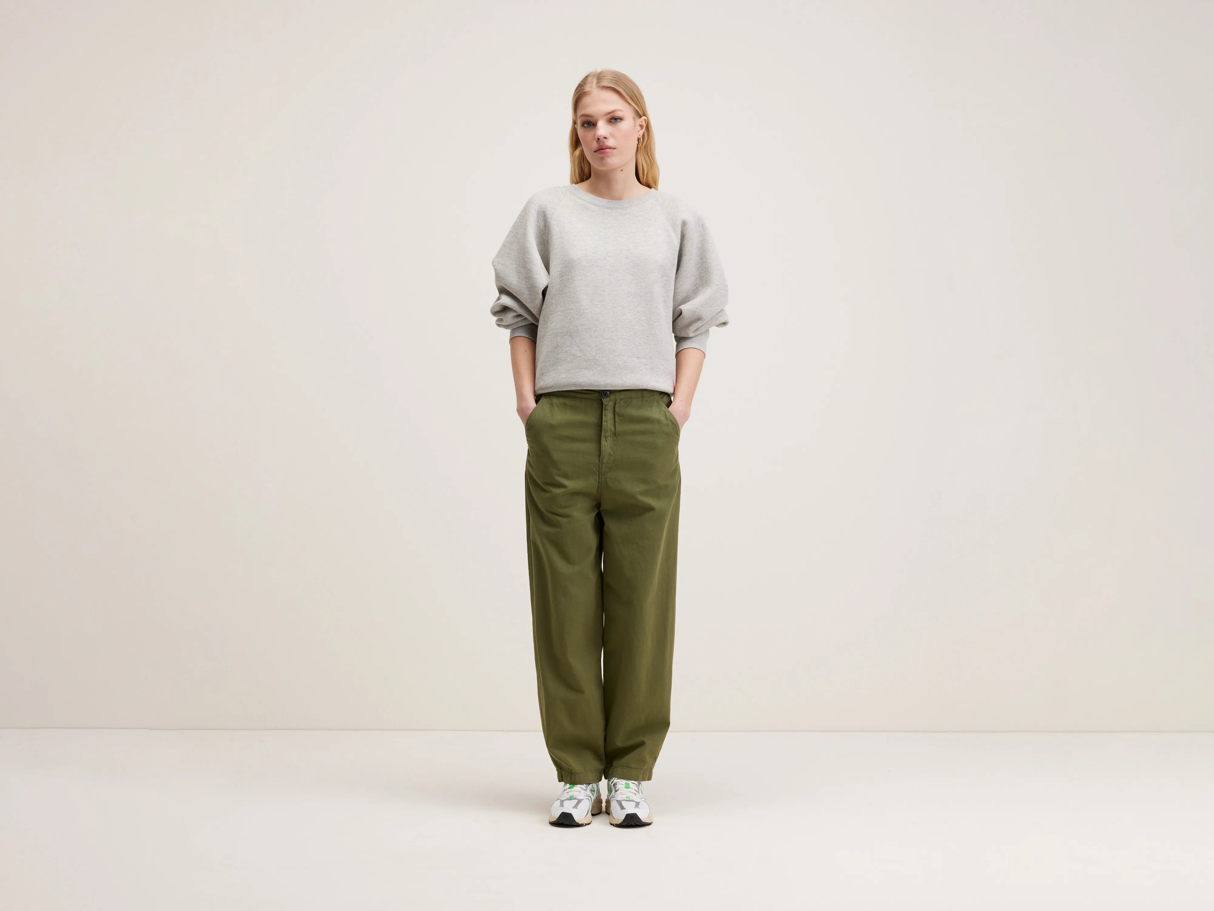 Pasop relaxed trousers (242 / W / ARMY)